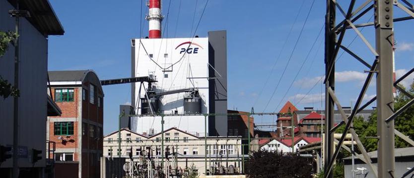 Gorące, letnie czy zimne kaloryfery? Grzanie (na razie) na pół gwizdka