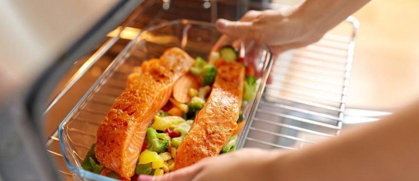 Światowy Dzień Kwasów Omega-3: morskie ryby za rzadko goszczą na polskich stołach i dlatego konieczna może być suplementacja
