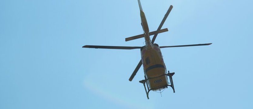 Zderzenie trzech samochodów i zablokowana droga w Łukęcinie