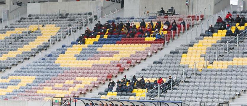 Piłka nożna. Mecz Pogoń - Raków z kibicami!