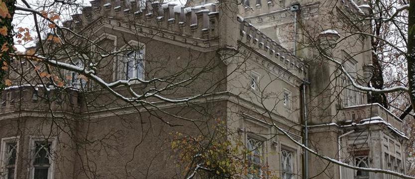 Poprzeczka cenowa za wysoka? Licytacja willi w zamkowym stylu odwołana