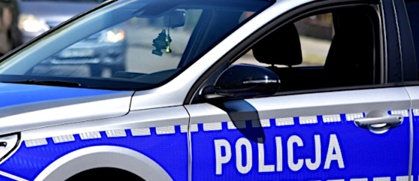 Pijany traktorzysta ciągnikiem uciekał przed policją przez pole i las