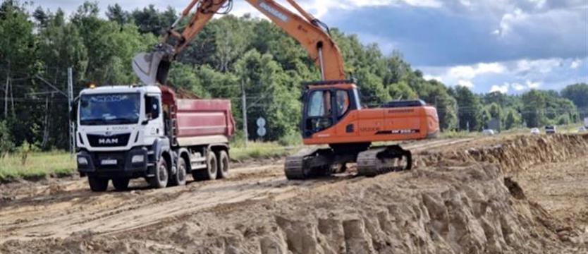 Roboty ziemne na budowie drogi Dargobądz – Troszyn