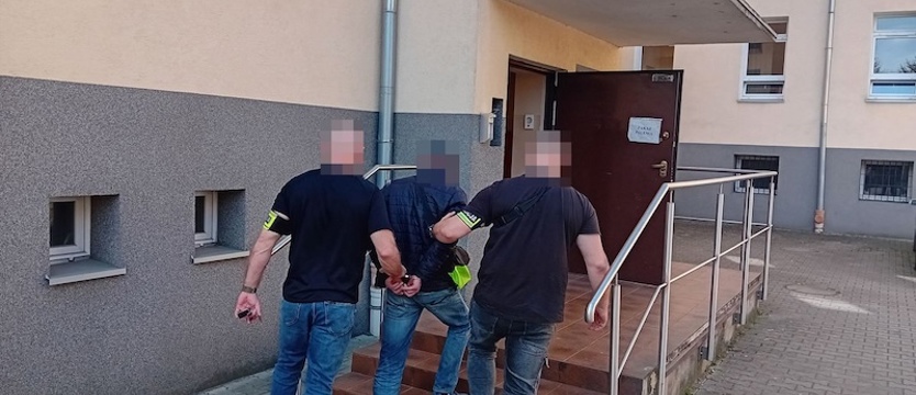 Poszukiwany listem gończym zatrzymany. Mężczyzna ma do odbycia karę za usiłowanie zabójstwa