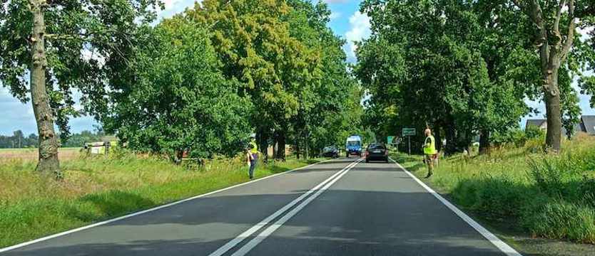 Wypadek osobówki z motocyklistą na wyjeździe ze Stargardu