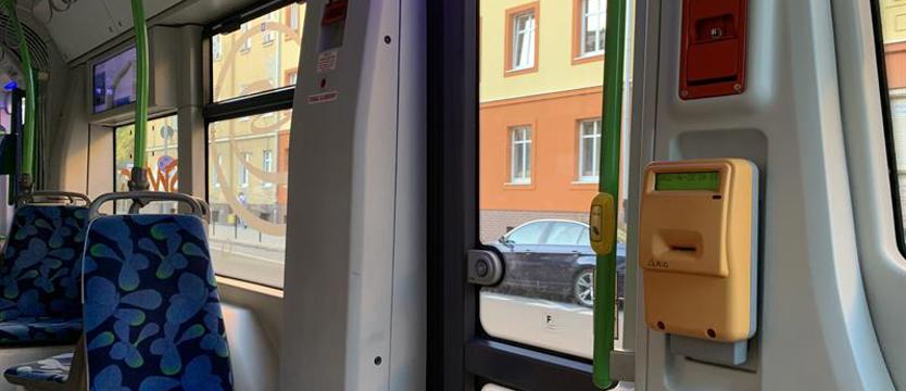 Piątek bez samochodu. Bezpłatna komunikacja i rower miejski