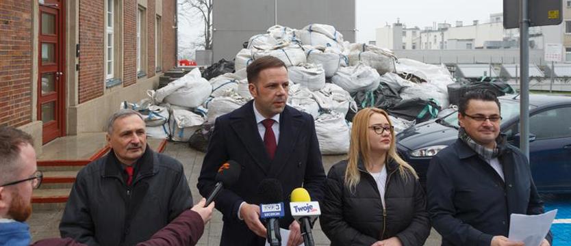 PiS o teatrach, morale w partii i sojuszu Krzystek - PO 