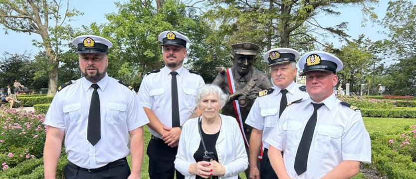 Pierwszy pomnik latarnika w Polsce