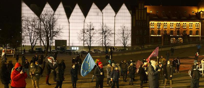 Demonstracja na placu Solidarności w Szczecinie