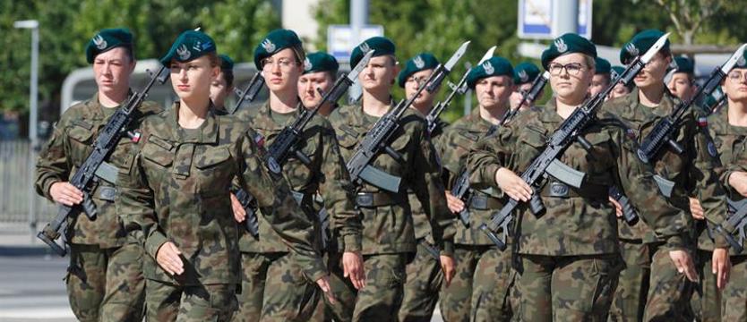 Żołnierze ochotnicy złożyli przysięgę przy hali NETTO ARENA