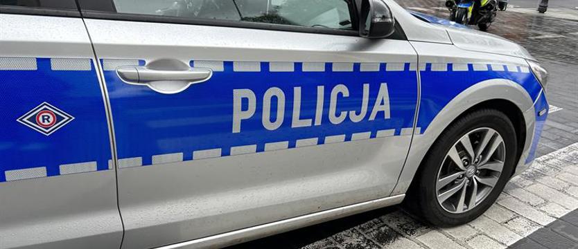 Pościg za kierowcą z dożywotnim zakazem prowadzenia. W aucie była ciężarna