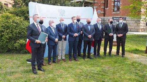 Umowa na usunięcie śmieci przy ul. Kamiennej w Policach