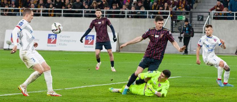 Piłka nożna. 15-procentowa szansa na srebro Pogoni