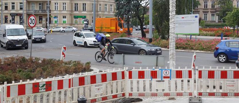 Ostrożniej na pl. Szarych Szeregów. Od czwartku nocne prace