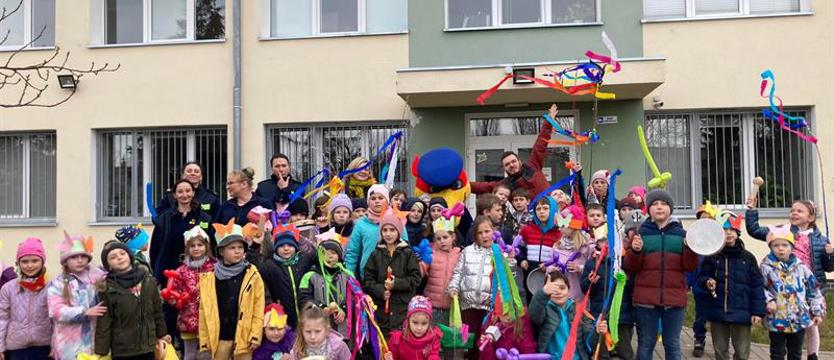 Dzieci zaskoczyły strażników