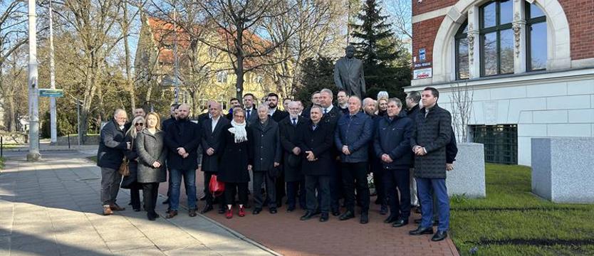 W Szczecinie uczczono pamięć ofiar katastrofy smoleńskiej