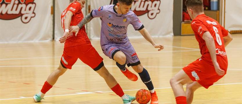 Futsal. Dwie różne połowy szczecinian