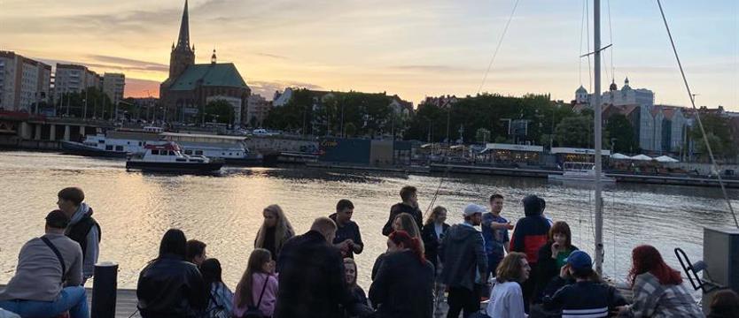 Współcześni "gniazdownicy" - z przymusu, a nie z lenistwa