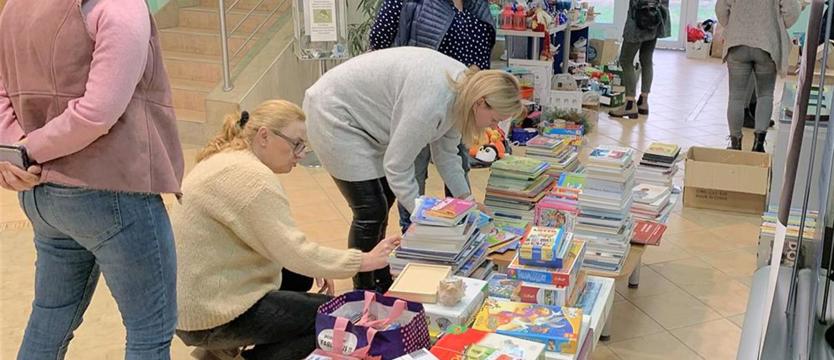 Zakładowy pchli targ po raz drugi. Pracownicy Grupy Azoty Police dla hospicjum