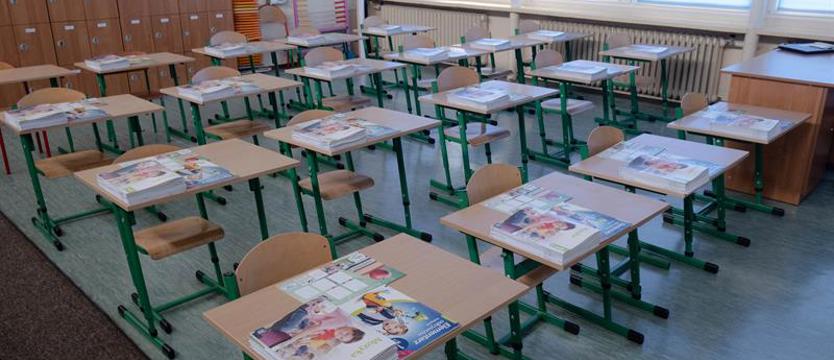 Coraz mniej urlopów dla poratowania zdrowia. Nauczyciele są coraz zdrowsi?