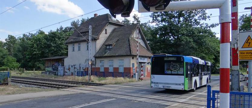 Znów w Zdunowie komunikacja inaczej. Przymkną przejazd kolejowy