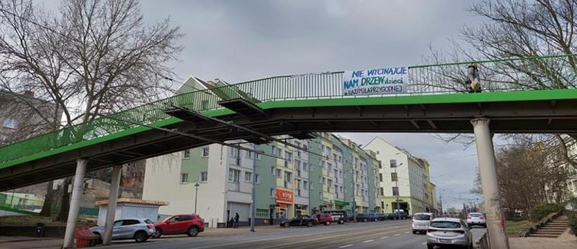 Społecznicy zwierają szyki? #RazemDlaPrzygodnej: transparenty, odezwa, manifestacja