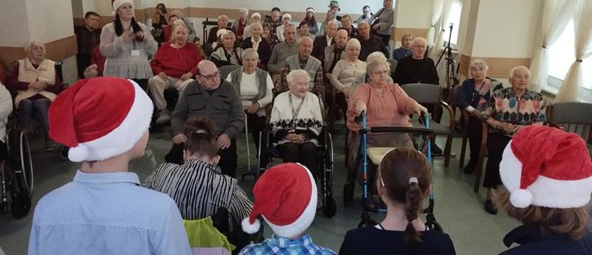 Spełnili prośby seniorów. Ponad 230 listów do św. Mikołaja!