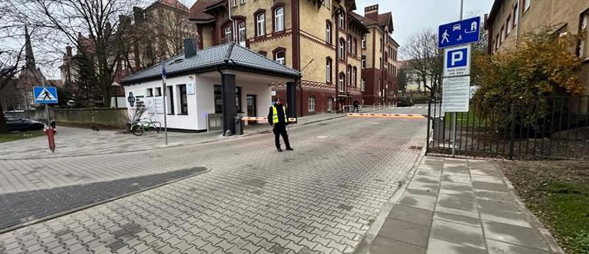 Szpital na Pomorzanach wprowadził płatne parkowanie