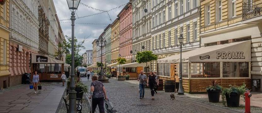 „Ogródkowa” rewolucja na deptaku. Koniec chaosu coraz bliżej