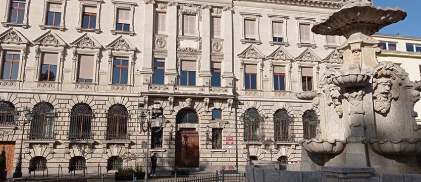 Rektor Akademii Sztuki zapłaci grzywnę za zwolnienie pracowników. Zapadł nieprawomocny wyrok