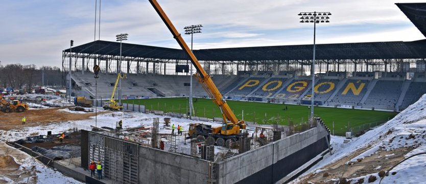 Piłka nożna. Na Twardowskiego powstaje trybuna północna
