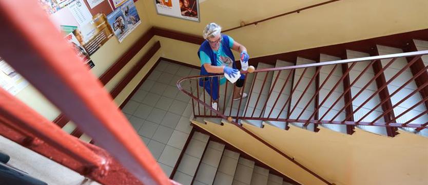 Powrót uczniów klas I-III do szkół możliwy jedynie w reżimie sanitarnym. Decyzja w przyszłym tygodniu