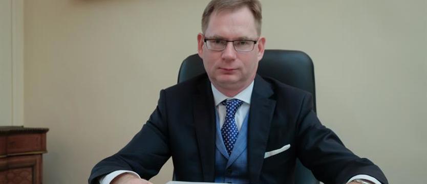 „Jesteśmy w bardzo trudnym momencie w historii Europy i świata”. Musimy się zbroić