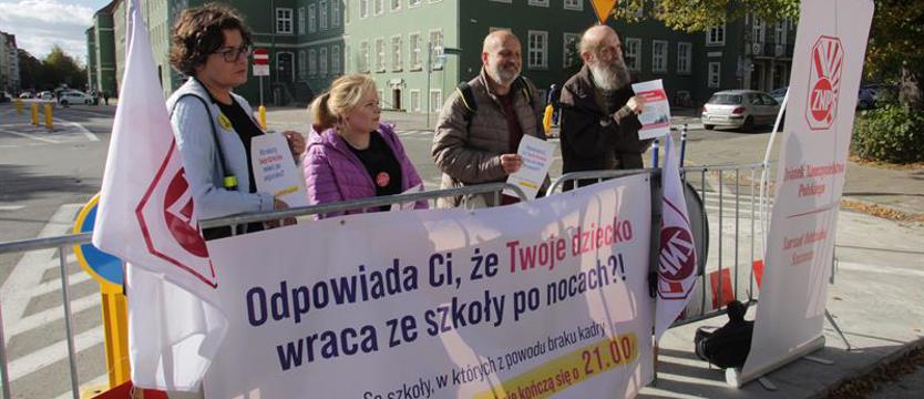 Billboardy, ulotki i pikieta