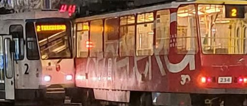 Kolizja tramwajów na pl. Rodła w Szczecinie