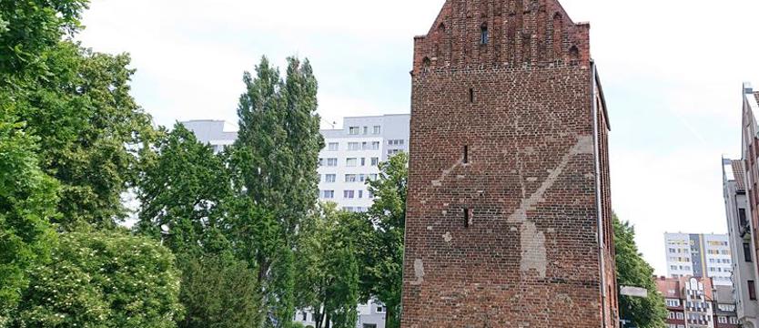 Baszta w Kołobrzegu nadal straszy