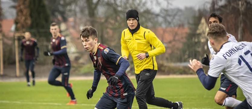 Piłka nożna. Biali górą w sparingu Portowców