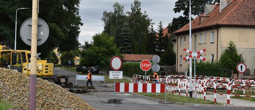Zamknęli przejazd kolejowy w Kluczewie. Kierowcy muszą korzystać z objazdów