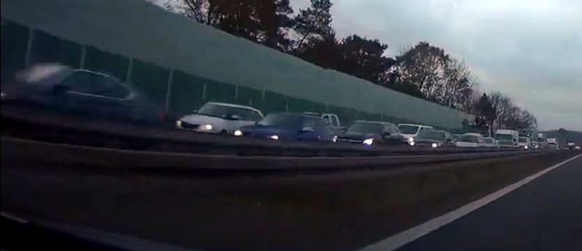 Wielokilometrowy korek przed węzłem Kijewo od strony Kołbaskowa