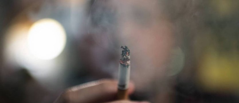 Tzw. palenie z trzeciej ręki uszkadza skórę