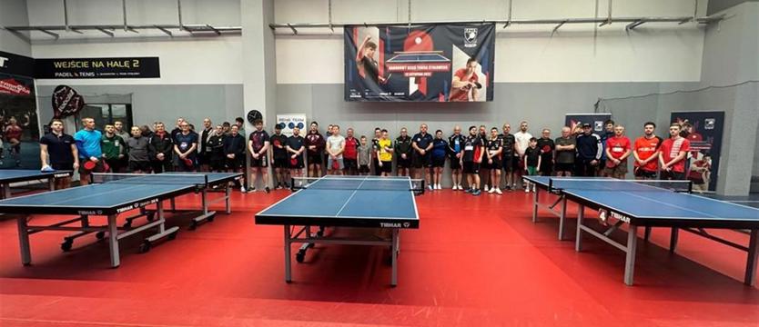 Tenis stołowy. Turniej w pięciu grupach