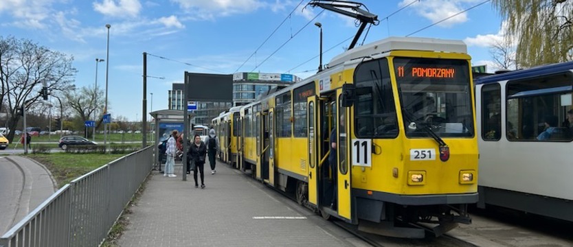 Problemy na torach. Opóźnione tramwaje linii 11 i 12