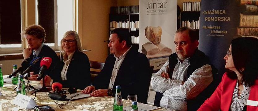 Święto książek w listopadzie. Nagroda Jantar i Festiwal Czytania