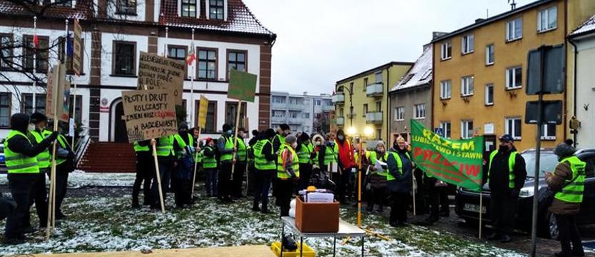 Protest w gminie Złocieniec. Nie chcemy tu tej farmy!