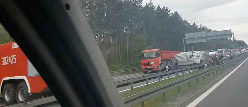 Wypadek na S3. Utworzył się gigantyczny korek