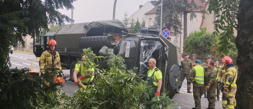 Kolizja z udziałem wojskowego samochodu w Stargardzie