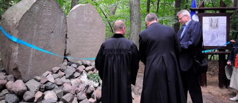 Pamięć i szacunek dla przeszłości. Ślad historii wymaga naprawy