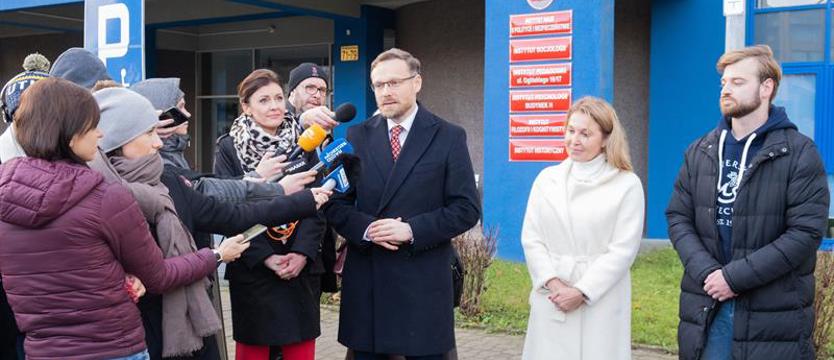 Wojewoda o szczepieniach, restrykcjach i mądrości Polaków