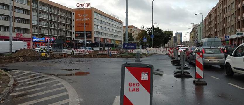 Torowiska i plac Rodła w przebudowie. Aleją Wyzwolenia w korkach