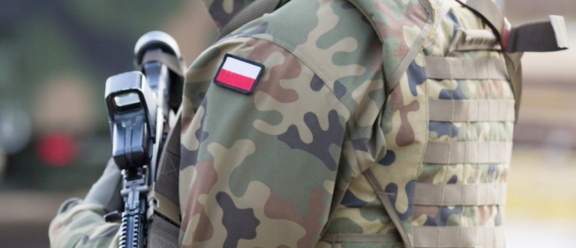Stan zaatakowanego na granicy żołnierza jest ciężki; walczy o zdrowie i życie